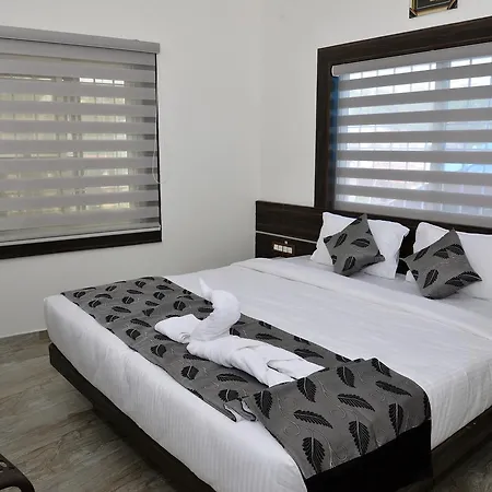 Suroor Tourist Home Virajpet Exterior photo